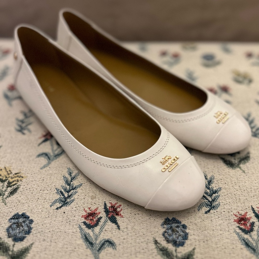 Flat shoes